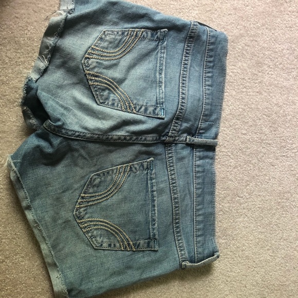 hollister jean shorts - Picture 2 of 3